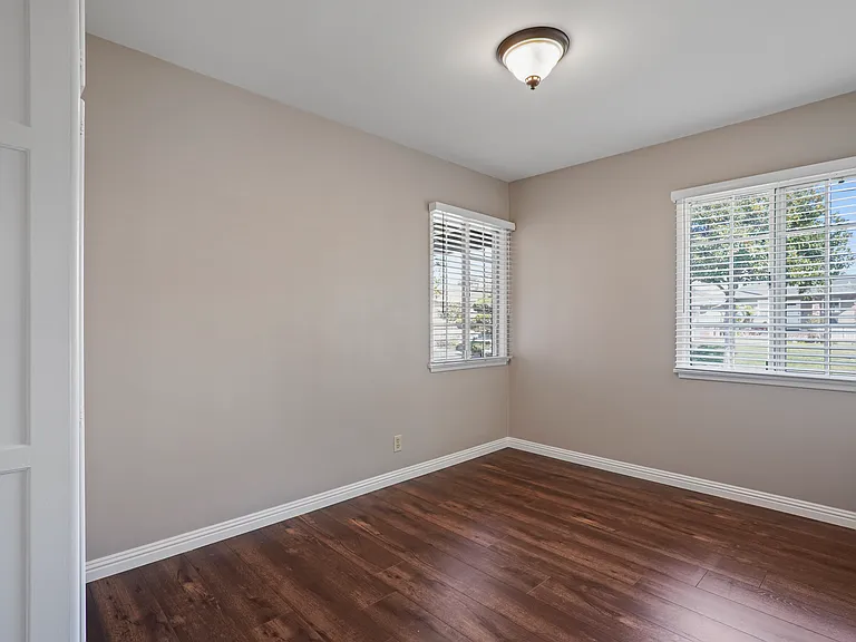 5000 Merrill St — Photo 21