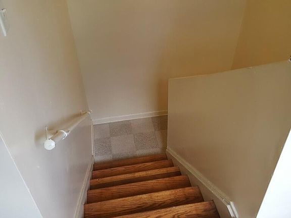 Entry stairwell