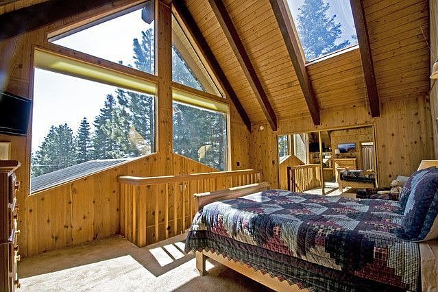 sunny MBR with mntn views