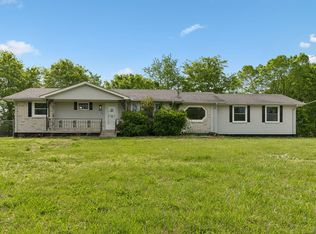 1003 Twin Creek Rd, Charlotte, TN 37036