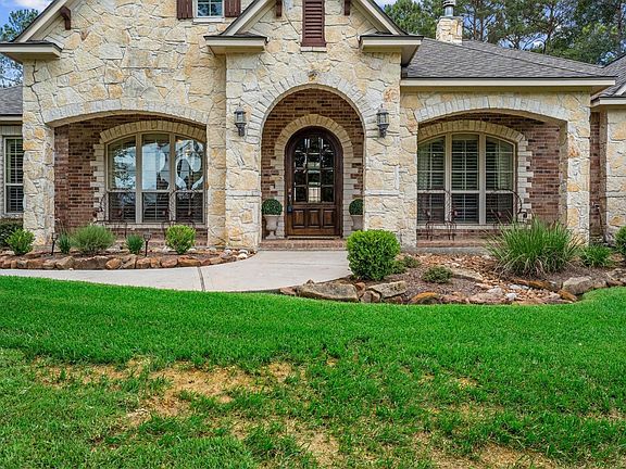 3rd image of 28523 Wild Oaks