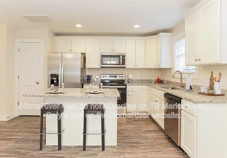 106 Beaumont Cir — Photo 3