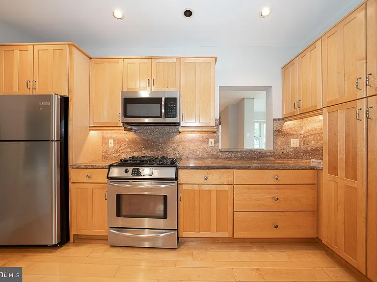 212 Elm Ter #1 — Photo 17