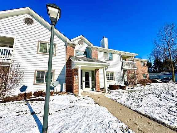 3rd image of 8104 Glenwillow Ln