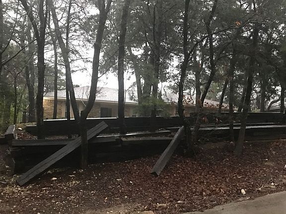 3rd image of 1010 Georgeland Dr