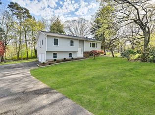 1 Woodrum Dr, Stony Point, NY 10980