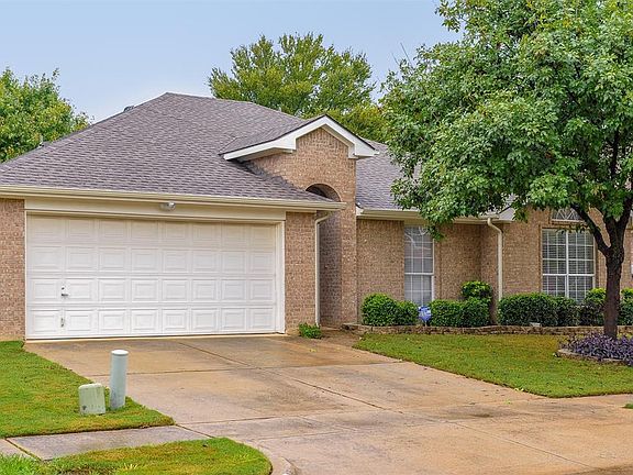 3rd image of 7028 Park Green Dr