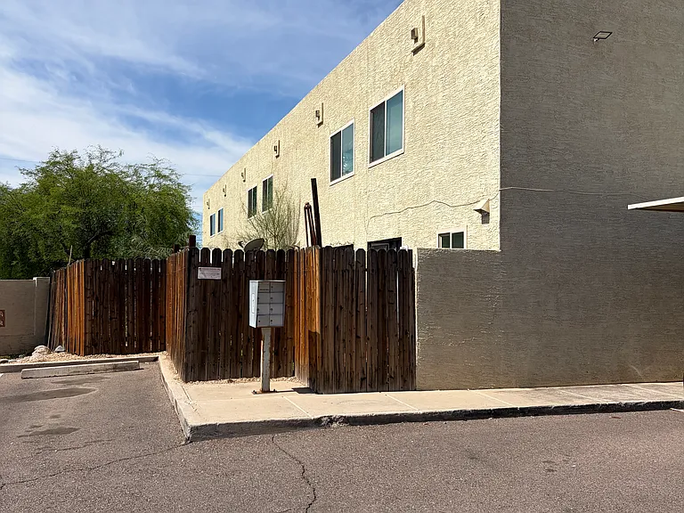 1515 E Sahuaro Dr #1 — Photo 2
