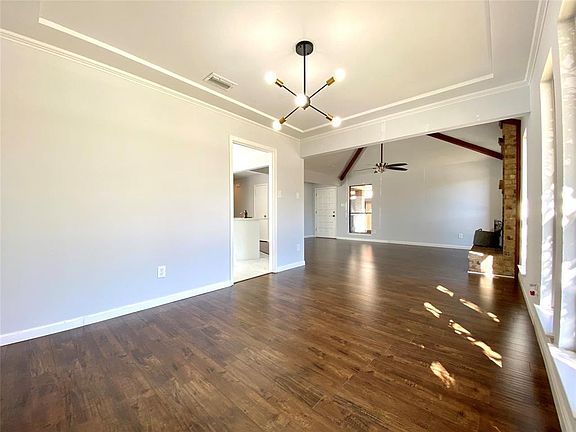 5th image of 13015 Chandler Dr