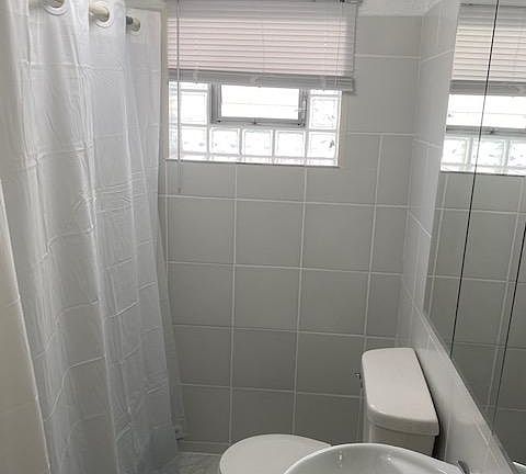 4th image of 4207 N Sayre Ave #1