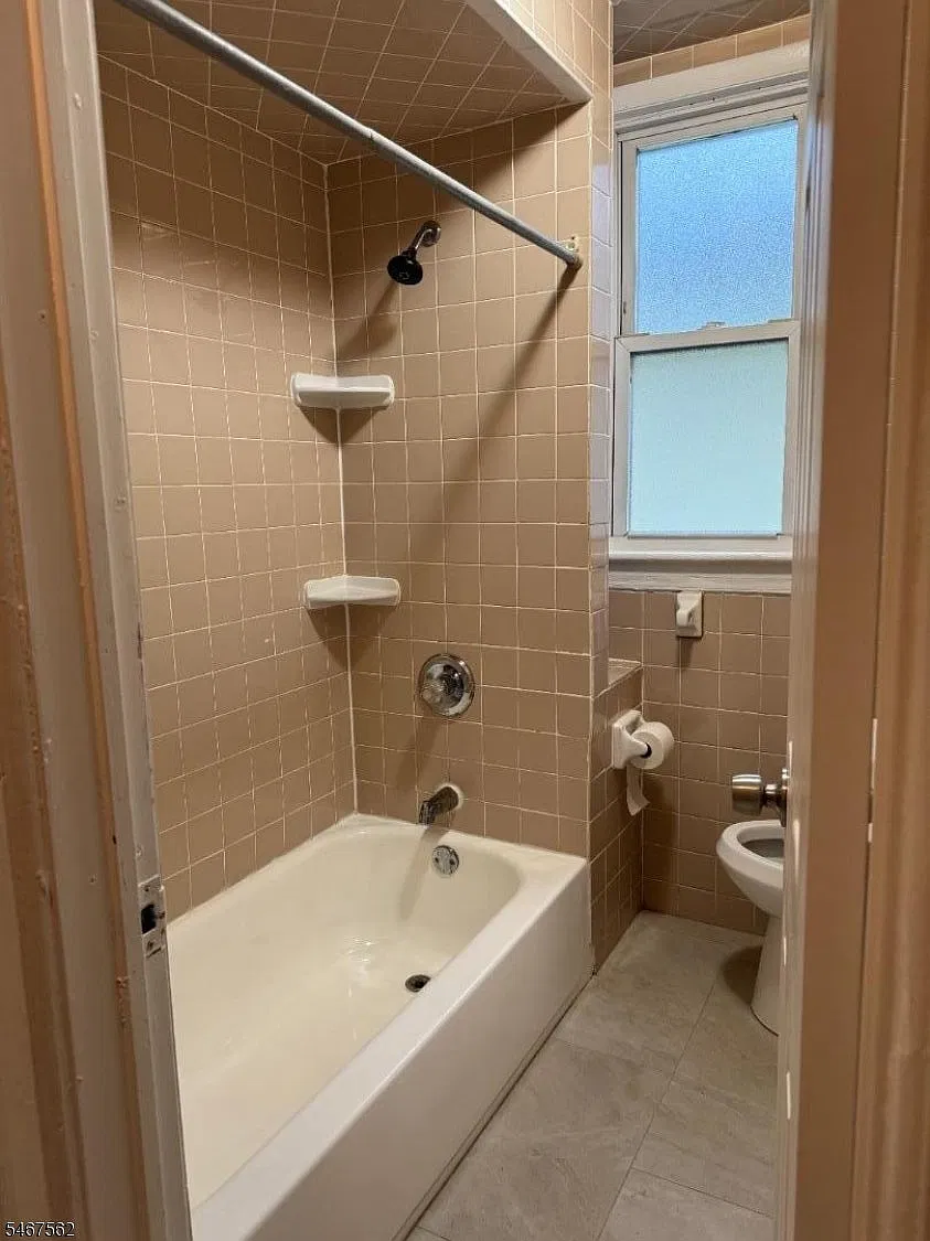 3 bed, $2,500 — Photo 4