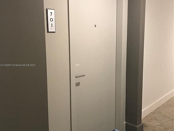 4th image of 488 NE 18th St Unit 701