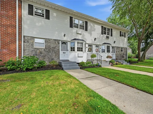 2310 Wilshire Lane #2310, Oakdale, NY 11769