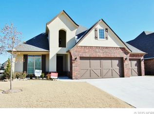907 S Nyssa Pl, Broken Arrow, OK 74012