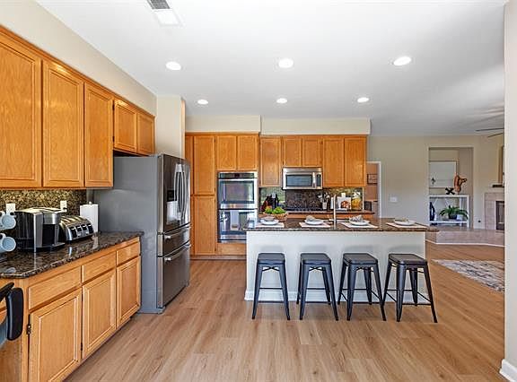 4th image of 562 Golf Glen Dr