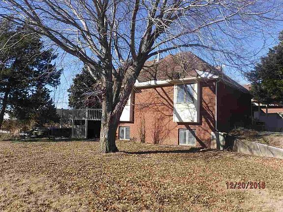 2nd image of 700 Hillside Dr