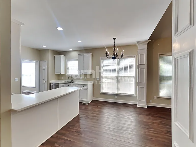 1725 Woodland Pointe Dr — Photo 4