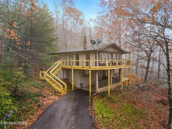 2112 Sanders Ln, Sevierville, TN 37876