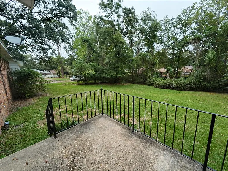 5209 Maudelayne Dr N — Photo 17