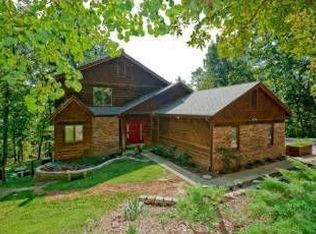 4016 Hawks Rest Rd, Pacific, MO 63069