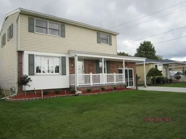 385 N Creek Dr, Depew, NY 14043