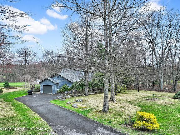 3rd image of 33 Rock Ridge Rd