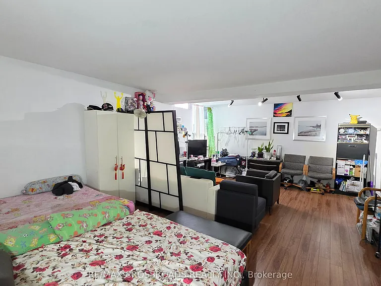 180 Markham Rd #921 — Photo 25