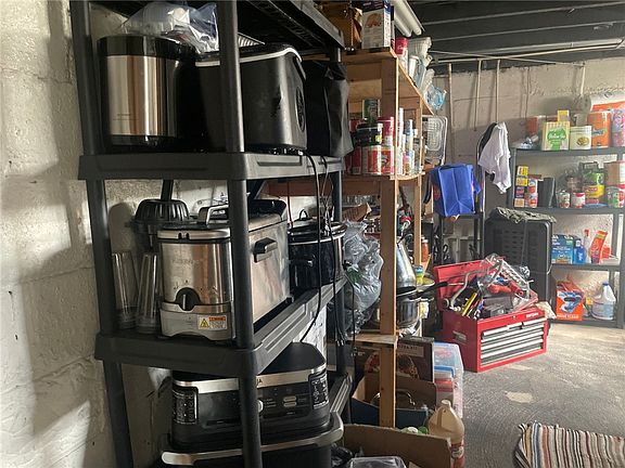 3rd image of 382 Ohio Ave