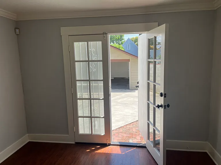 606 N Marguerita Ave — Photo 10