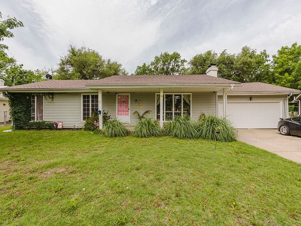 1st image of 2731 N Terrace Dr