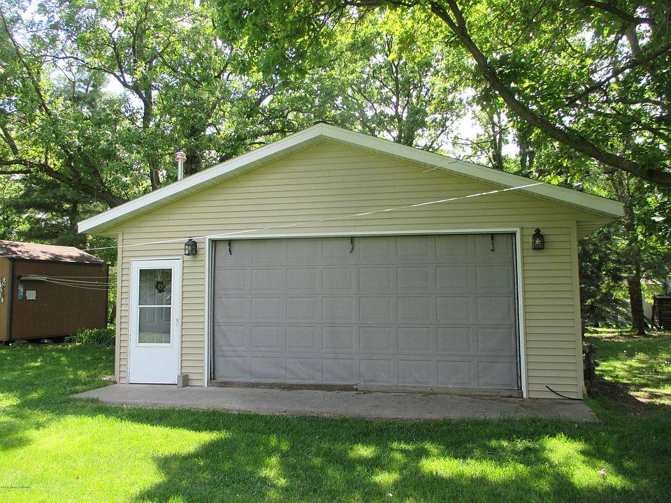 1st image of 44040 Blackjack Dr