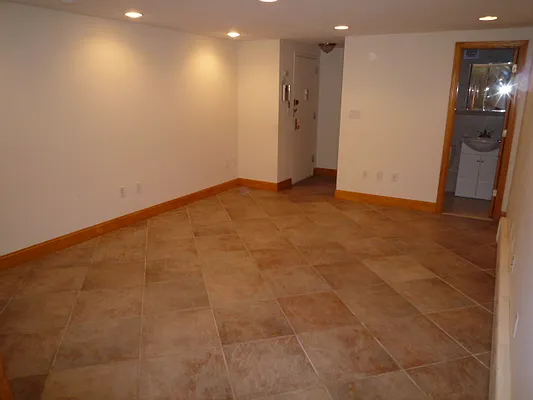 Rented by New Yorker Realty | media 15