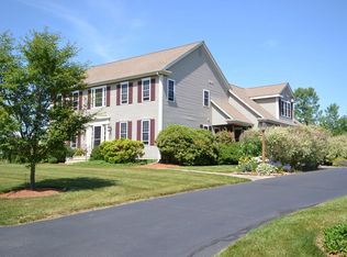 90 Riverside Dr, Wrentham, MA 02093