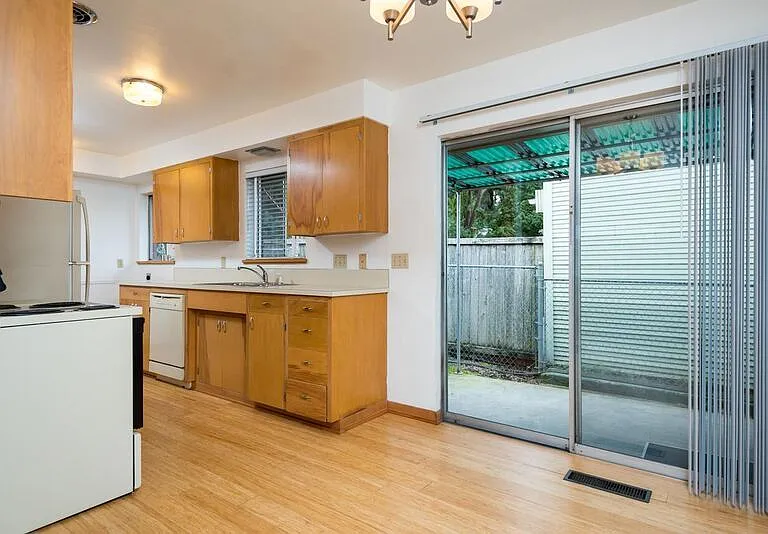 6202 E Burnside St — Photo 17