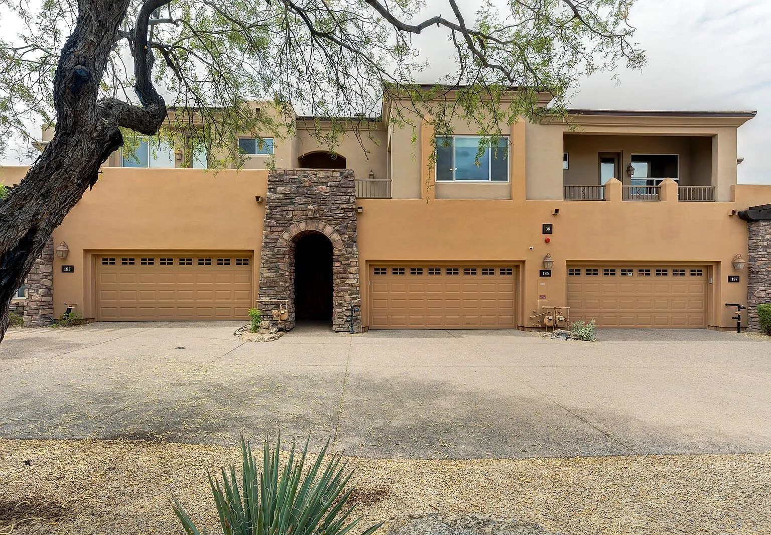 28990 N White Feather Ln — Photo 2