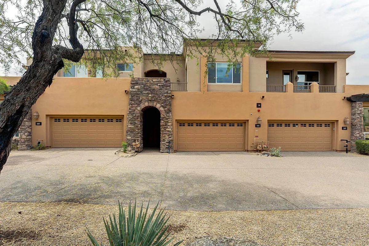 Photo 2 of 32 - 28990 White Feather Ln #186 - Scottsdale, AZ Building Photo - 28990 White Feather Ln #186