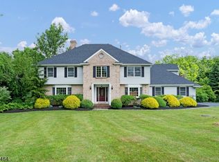 18 Cobblestone Ln, Long Valley, NJ 07853