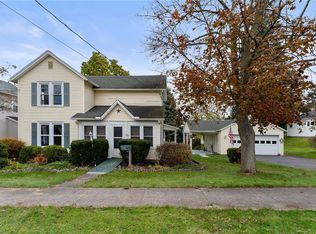 22 Franklin St, Phelps, NY 14532