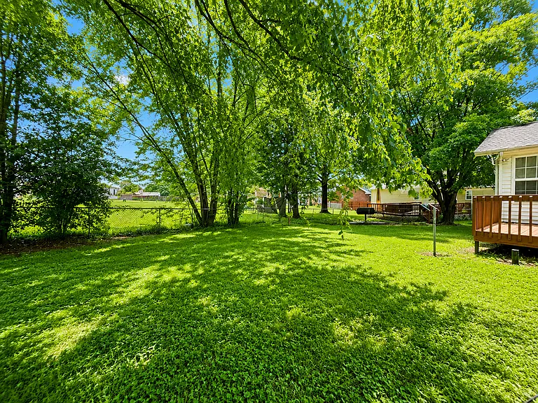 538 Brentwood Cir — Photo 4