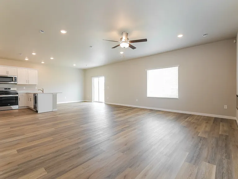 7333 Crystal Ave — Photo 8