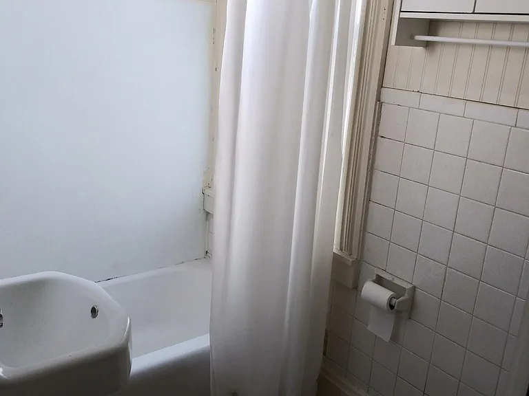 849 E Orange St #2 — Photo 7