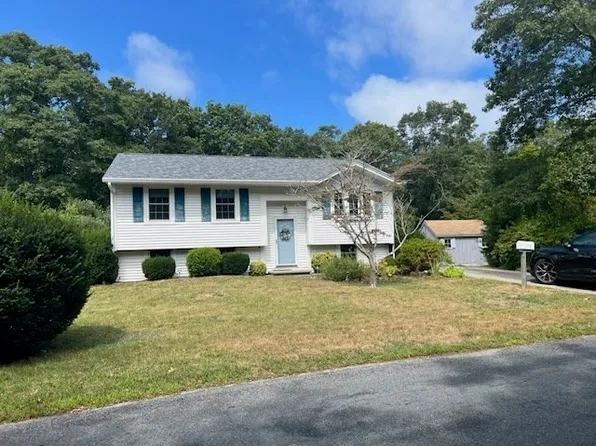 178 Walnut St, Barnstable, MA 02630