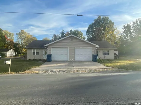 802 Wastena St, Benton, IL 62812