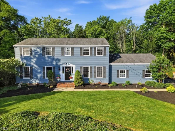 450 Eldridge Rd, Aurora, OH 44202