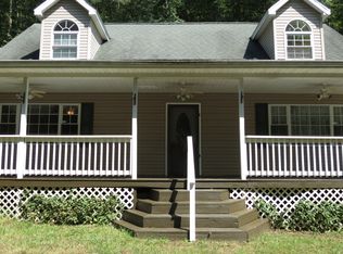 1469 Queen Rd, Clendenin, WV 25045