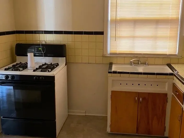 4346 Courville St — Photo 3