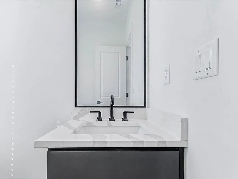 334 Eastwood St — Photo 19