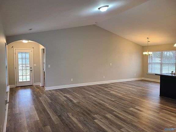 4th image of 233 Bermuda Lakes Dr