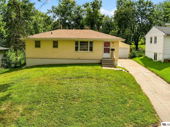 9127 Meredith Ave, Omaha, NE 68134