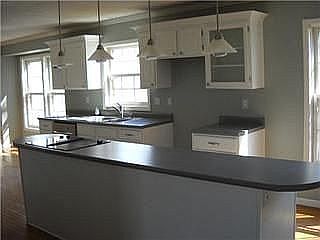 3rd image of 15201 Dearborn St
